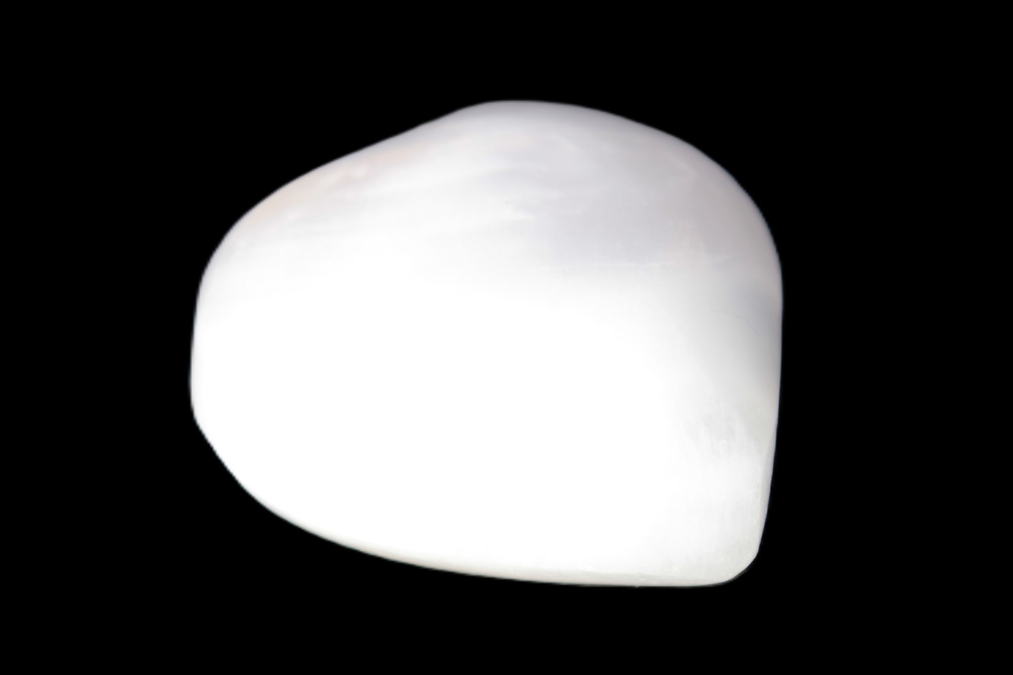 Mangano Calcite heart 35mm - 41mm 33-40g Rocks and Things