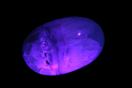 Pistachio Calcite palmstone 64-72mm  121-168g Rocks and Things