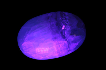 Pistachio Calcite palmstone 64-72mm  121-168g Rocks and Things