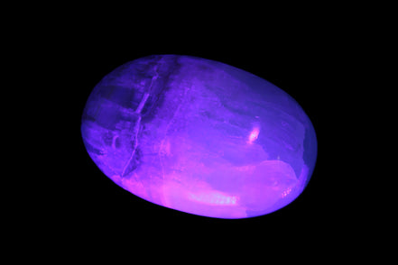 Pistachio Calcite palmstone 64-72mm  121-168g Rocks and Things
