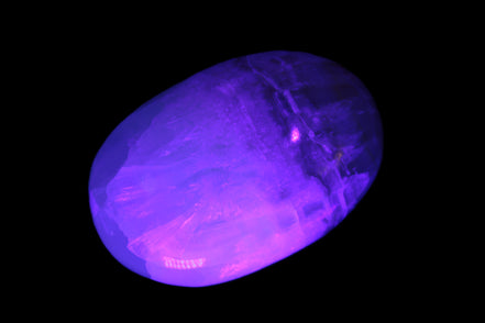Pistachio Calcite palmstone 64-72mm  121-168g Rocks and Things