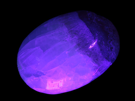 Pistachio Calcite palmstone 64-72mm  121-168g Rocks and Things