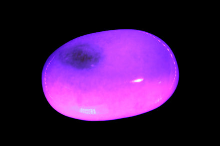 White Jade palm stone from Pakistan 62-72mm 63-86.7g in UV light