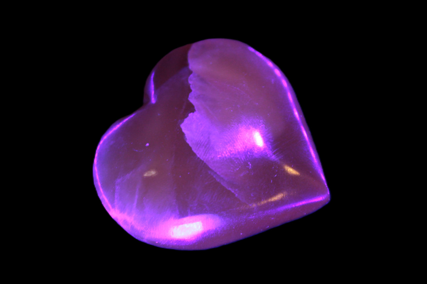 Honey Calcite heart 51-54mm  68-78g in UV light