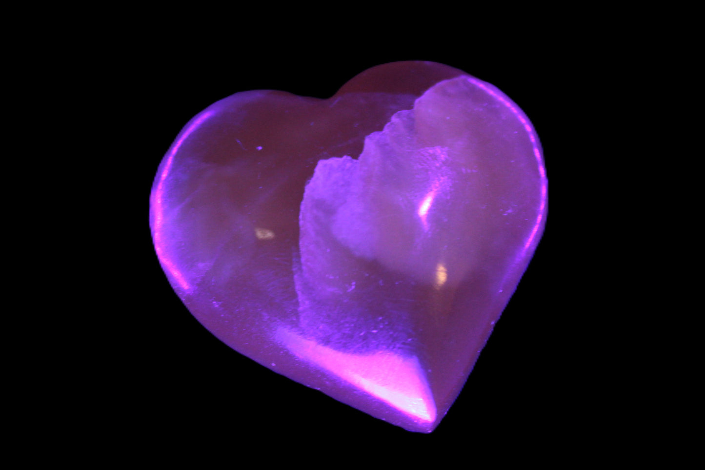 Honey Calcite heart 51-54mm  68-78g in UV light