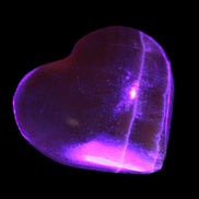 Honey Calcite heart 51-54mm  68-78g in UV light