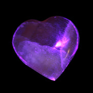 Honey Calcite heart 51-54mm  68-78g in UV light