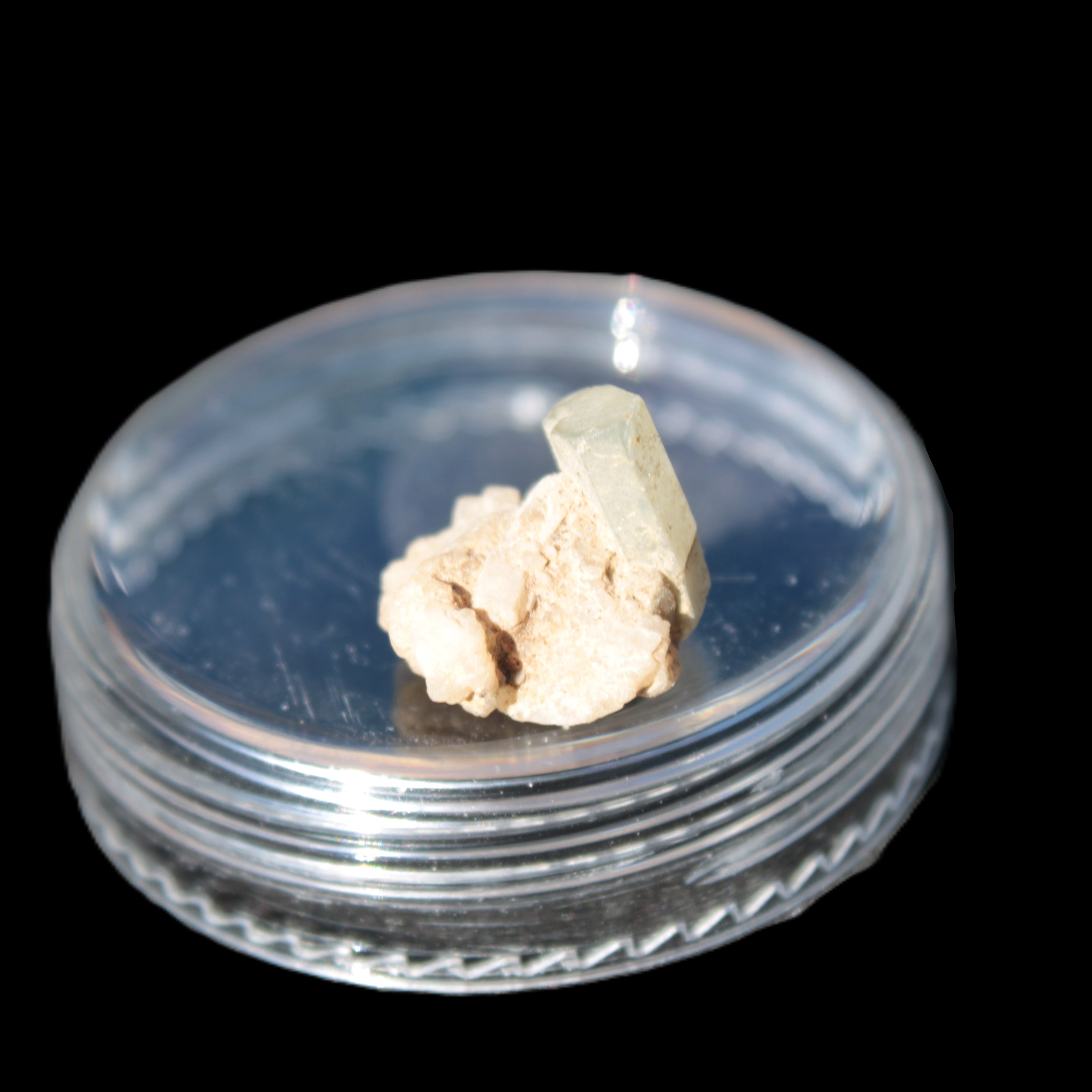 Tiny Green twinned Aquamarine crystal on matrix 7ct 1.4g Rocks and Things