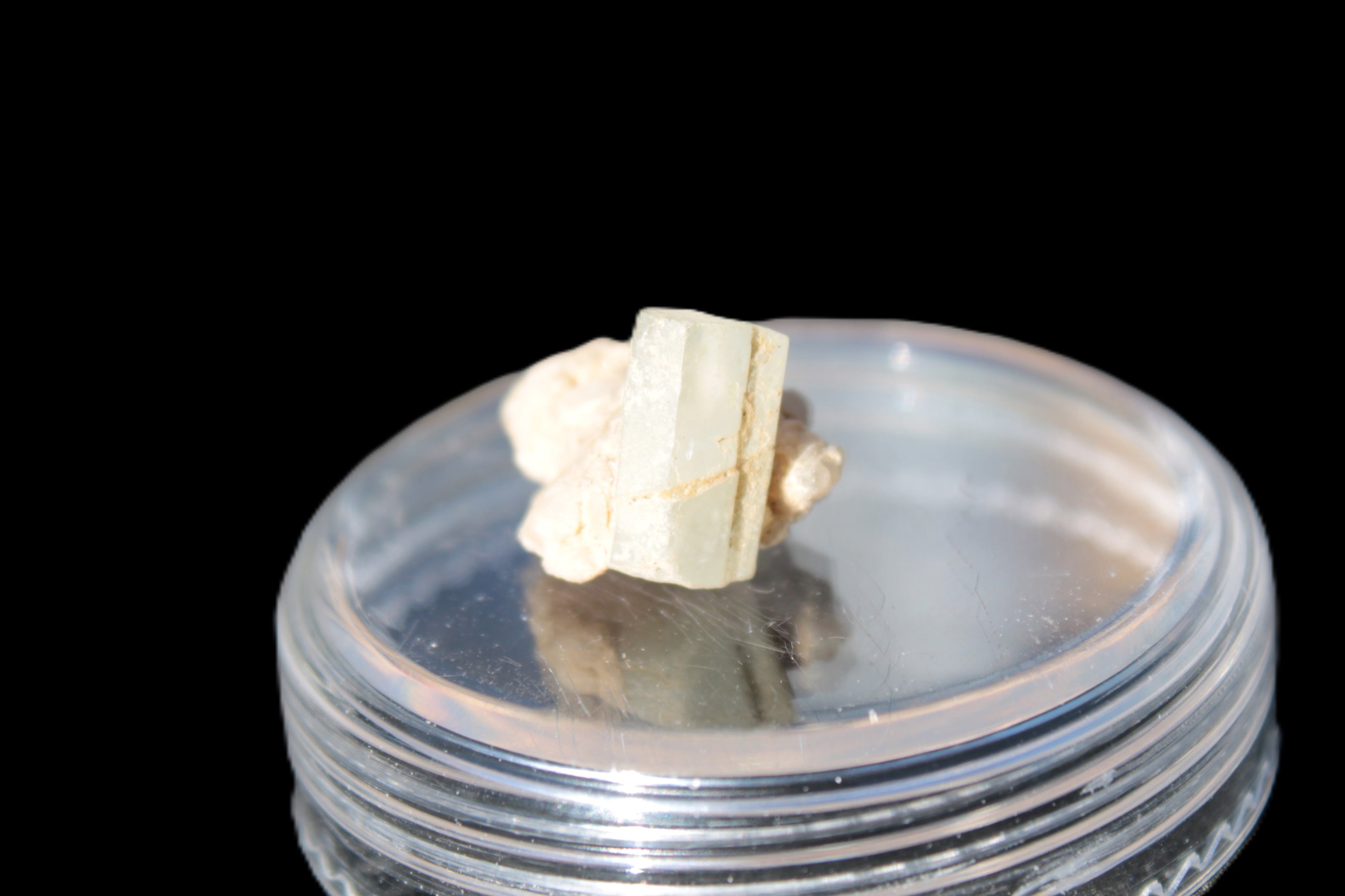 Tiny Green twinned Aquamarine crystal on matrix 7ct 1.4g Rocks and Things