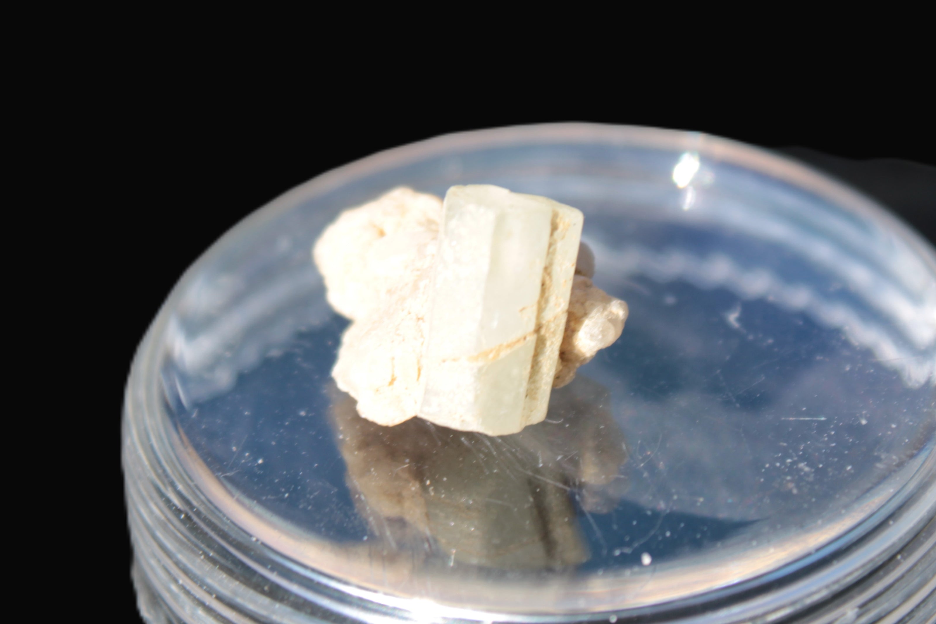 Tiny Green twinned Aquamarine crystal on matrix 7ct 1.4g Rocks and Things