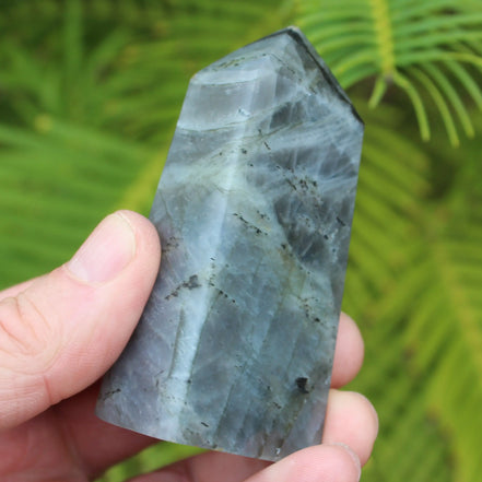 Labradorite obelisk 137g Rocks and Things