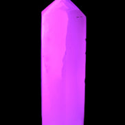 Mangano Calcite UV-reactive obelisk 92mm 157g Rocks and Things