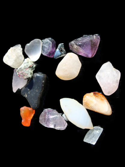 Mixed tiny crystals including Quartz and  Rose Quartz 15.2g Rocks and Things