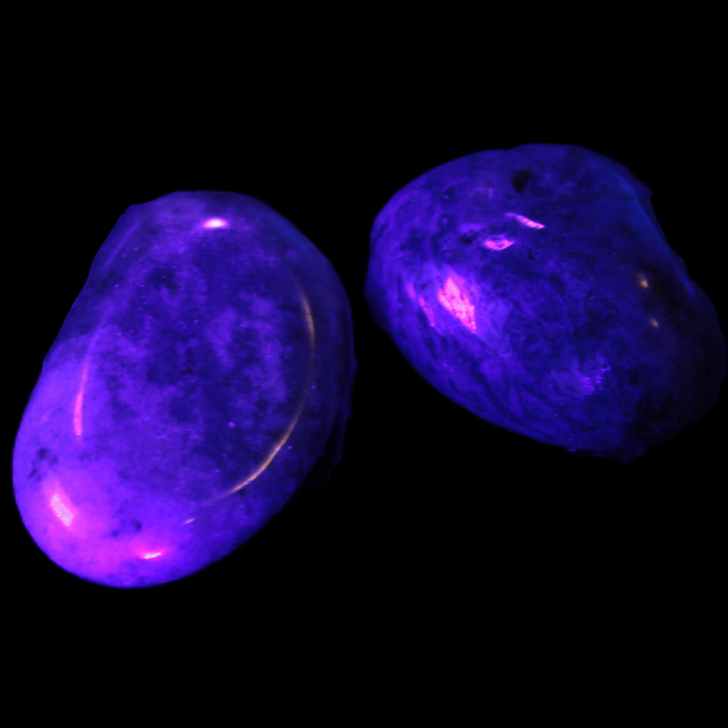Ocean Moss Agate 2/3 polished stones 20-25g in UV light - Rocks and Things Store