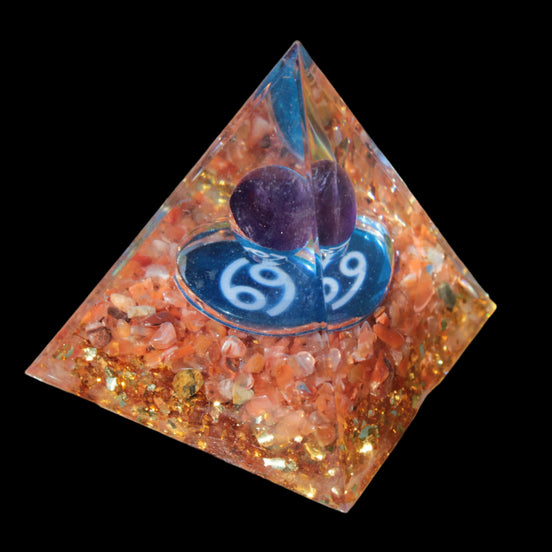 Orgone pyramid 61g - Rocks and Things Store