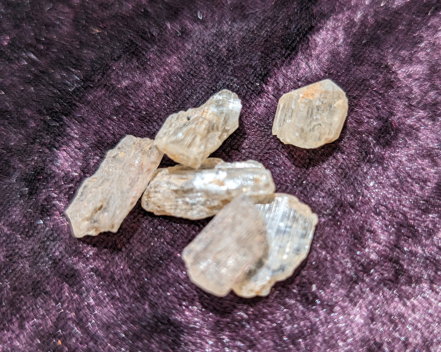 Golden Scapolite from Tanzania 6-8 crystals 7-8g