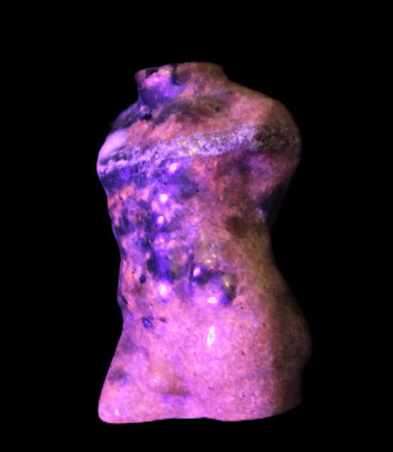 Yooperlite hand-carved male torso 39*57mm 90g Rocks and Things
