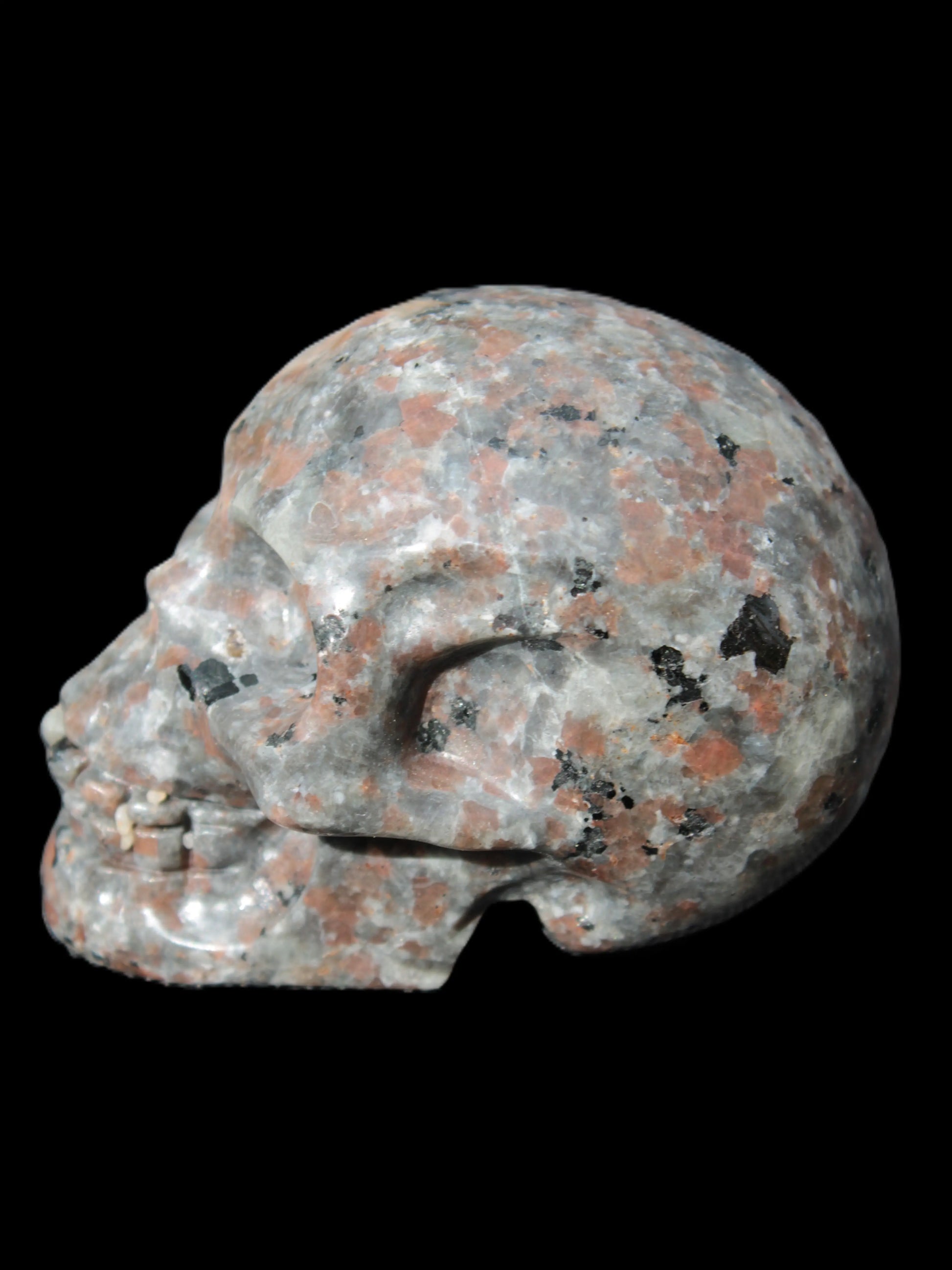 Yooperlite skull 367g Rocks and Things