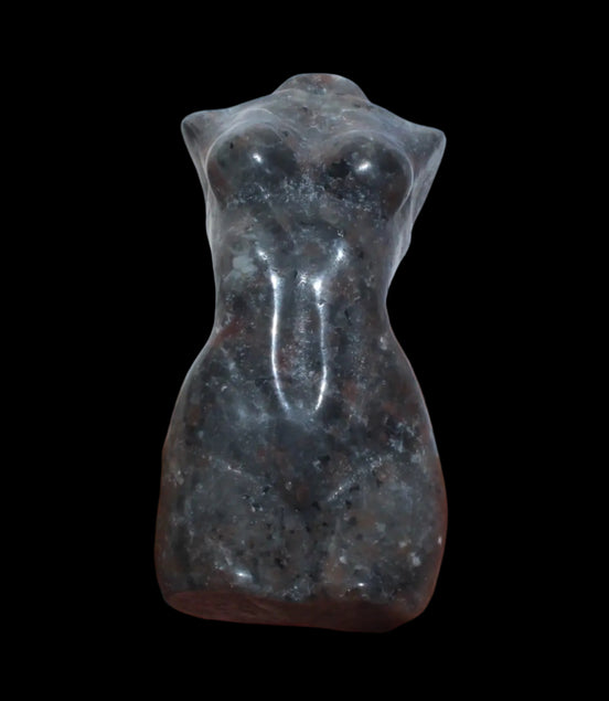 Yooperlite woman's torso goddess 54g in sunlight - Rocks and Things Store