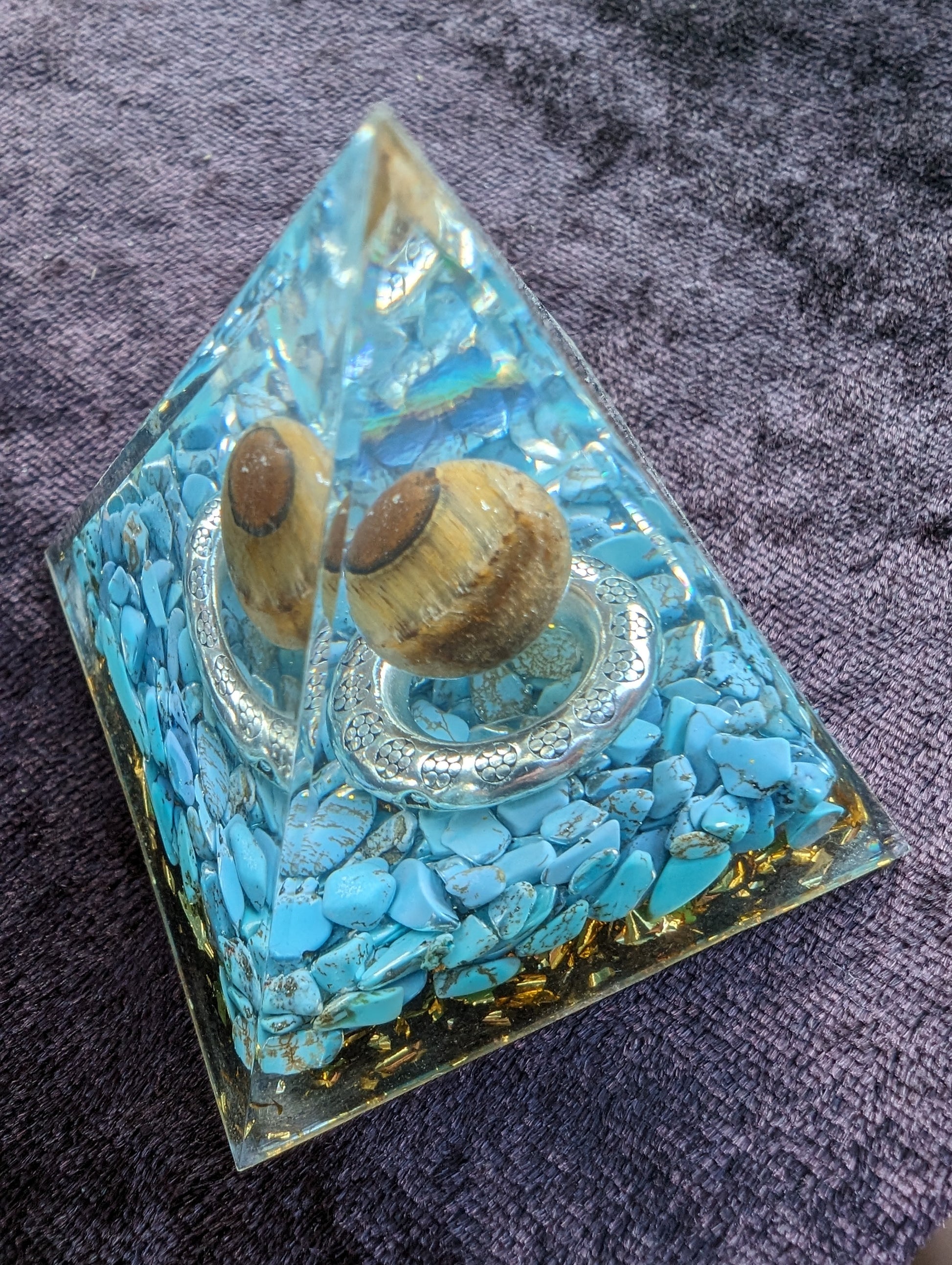 Orgone pyramid 65g Rocks and Things