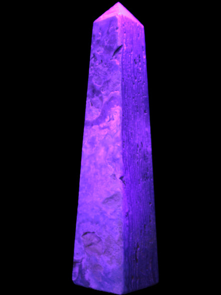 Caribbean Calcite obelisk 263*54*56mm 1271g in UV light - Rocks and Things Store