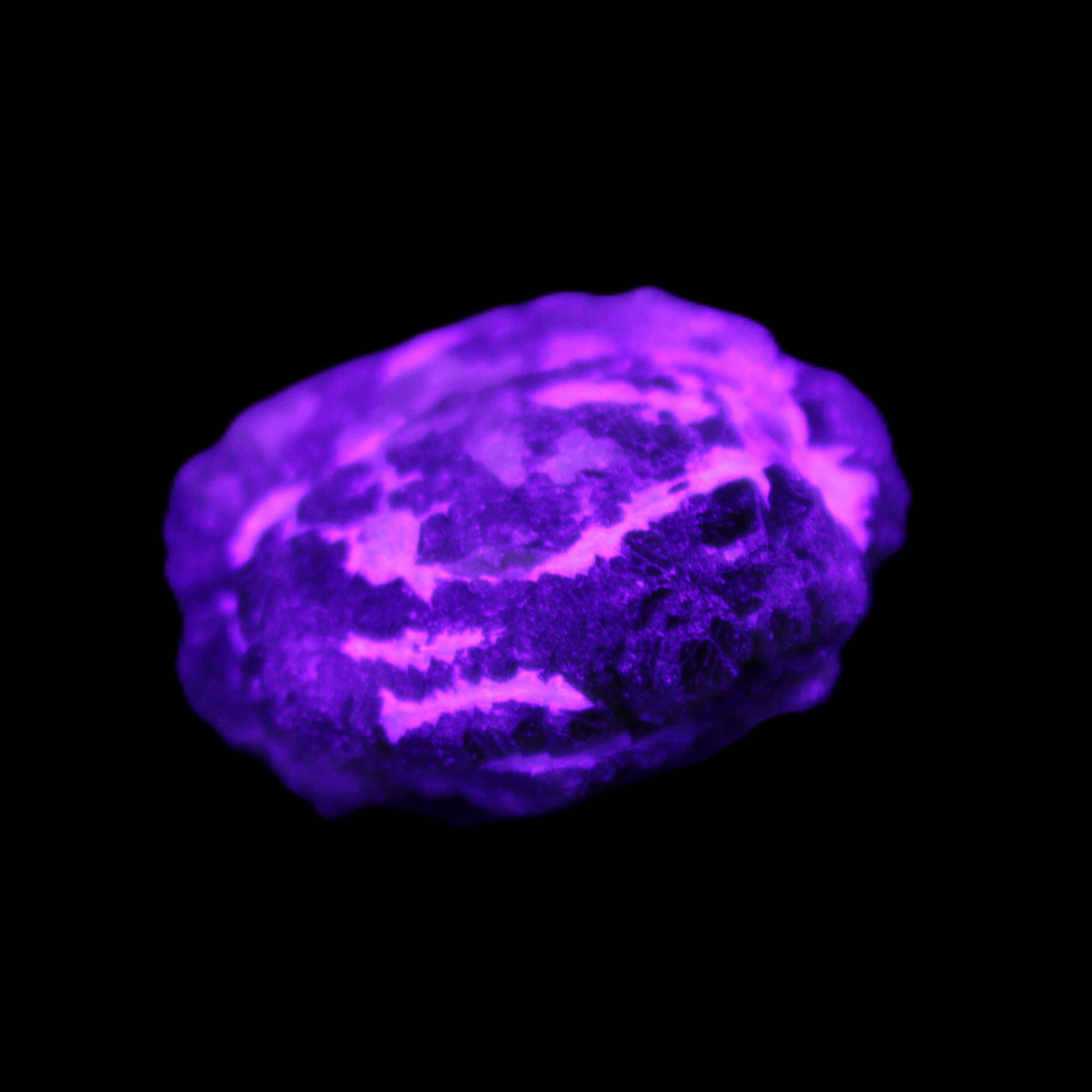 Green Garnet from Pakistan 22*18*11mm crystal 11.6g in UV light - Rocks and Things Store